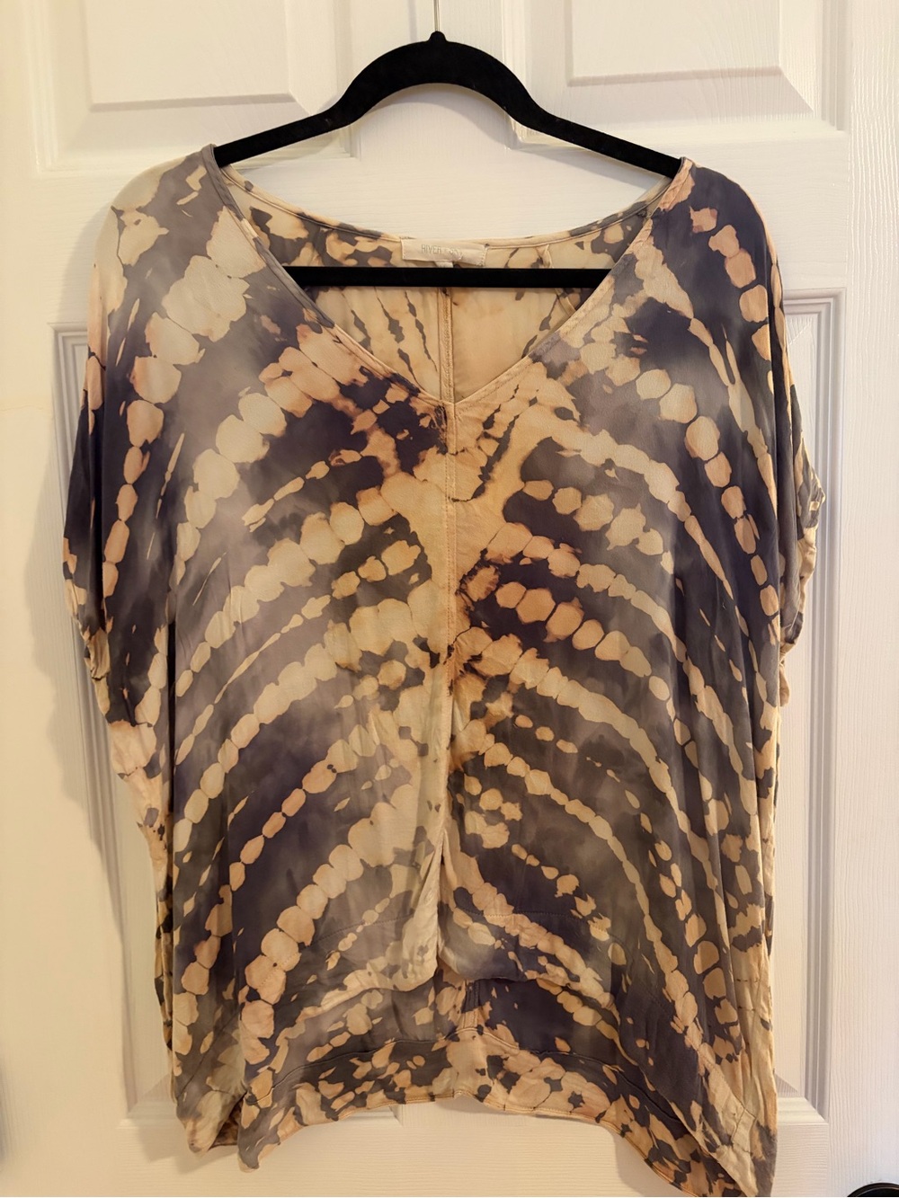River & Sky Downtown tee V-Neck Tie-Dye Blouse - Neutral Navy & Cream - Picture 5 of 7